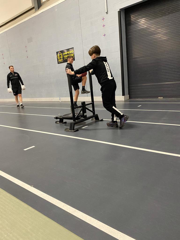 stuhalloffamers's tweet photo. Week 4 of “Ringside Education “ had the lads doing circuits and combinations on the pads and some defence work💪🏼couple of of competitions and a boxer of the day,
well done all involved @stuskithechamp @EvolveAltEd #changinglives #nextgeneration #boxingworks #greatstarttotheweek https://t.co/A4vtgiNkO7