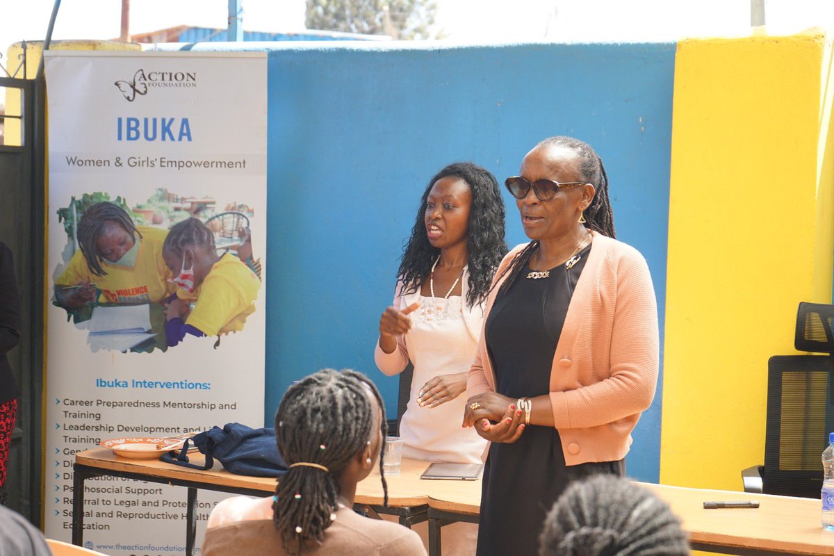 TheActionKenya's tweet image. Last week, Ibuka Program Mentors engaged with judges, human rights lawyers and law enforcement officers during a legal aid clinic at our HQ in Kibera. They explored reporting procedures and access to justice for women and girls with disabilities.
#RecapMonday #AccessToJustice