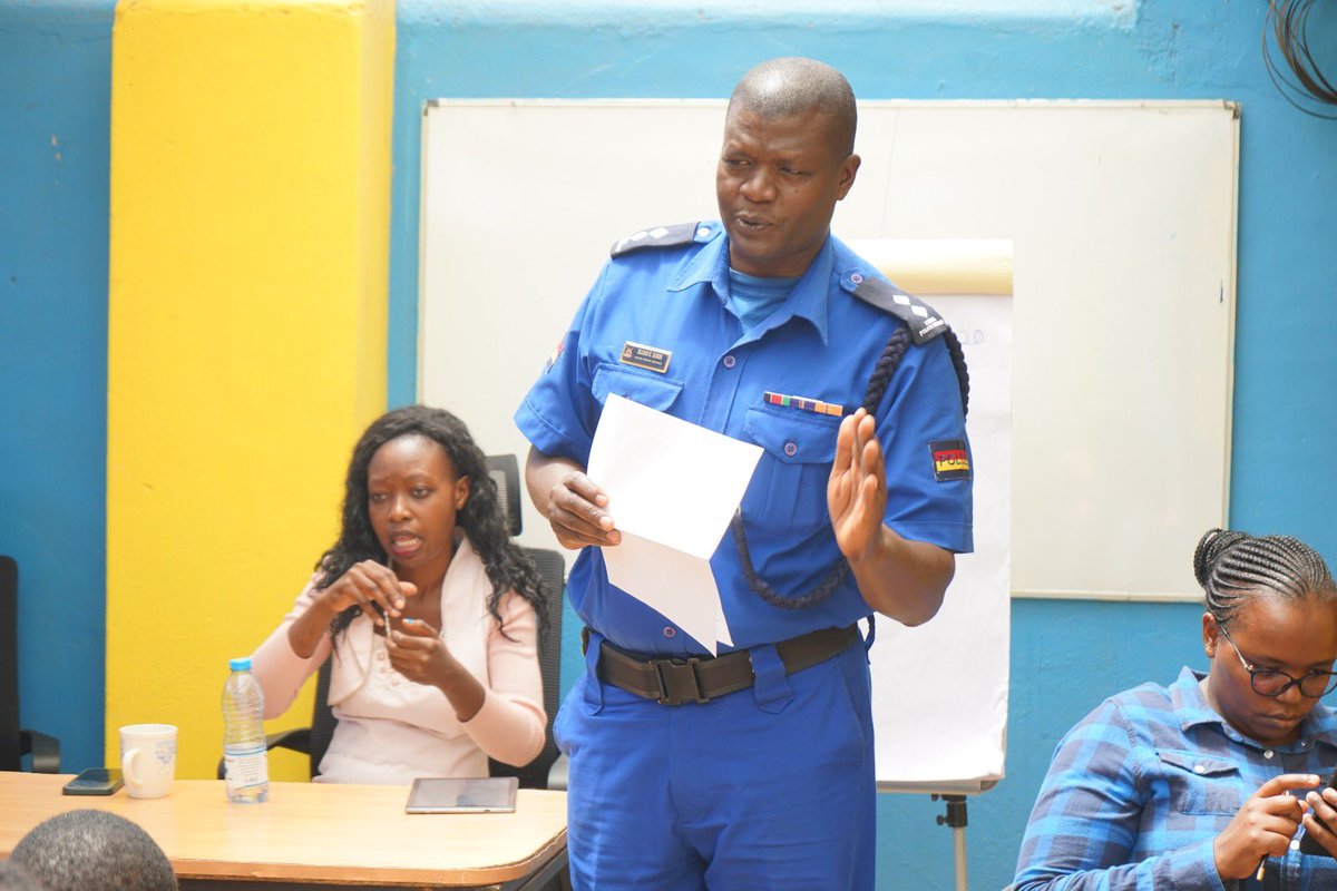 TheActionKenya's tweet image. Last week, Ibuka Program Mentors engaged with judges, human rights lawyers and law enforcement officers during a legal aid clinic at our HQ in Kibera. They explored reporting procedures and access to justice for women and girls with disabilities.
#RecapMonday #AccessToJustice