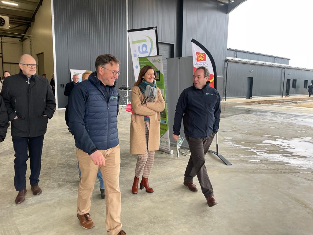 La Normandie Conquérante (@ndieconquerante) on Twitter photo Visite de la société Latitude GPS à <a href="/VilledeVernon/">Ville de Vernon</a> (27) par <a href="/SophieGaugain/">Sophie Gaugain</a>, Vice-Présidente de la <a href="/RegionNormandie/">Région Normandie</a>, <a href="/ThibautBeaute/">Thibaut BEAUTÉ</a> et Marie-Noëlle CHEVALIER, conseillers régionaux.
#LaNormandieConquérante #Normandie Visite de la société Latitude GPS à <a href="/VilledeVernon/">Ville de Vernon</a> (27) par <a href="/SophieGaugain/">Sophie Gaugain</a>, Vice-Présidente de la <a href="/RegionNormandie/">Région Normandie</a>, <a href="/ThibautBeaute/">Thibaut BEAUTÉ</a> et Marie-Noëlle CHEVALIER, conseillers régionaux.
#LaNormandieConquérante #Normandie