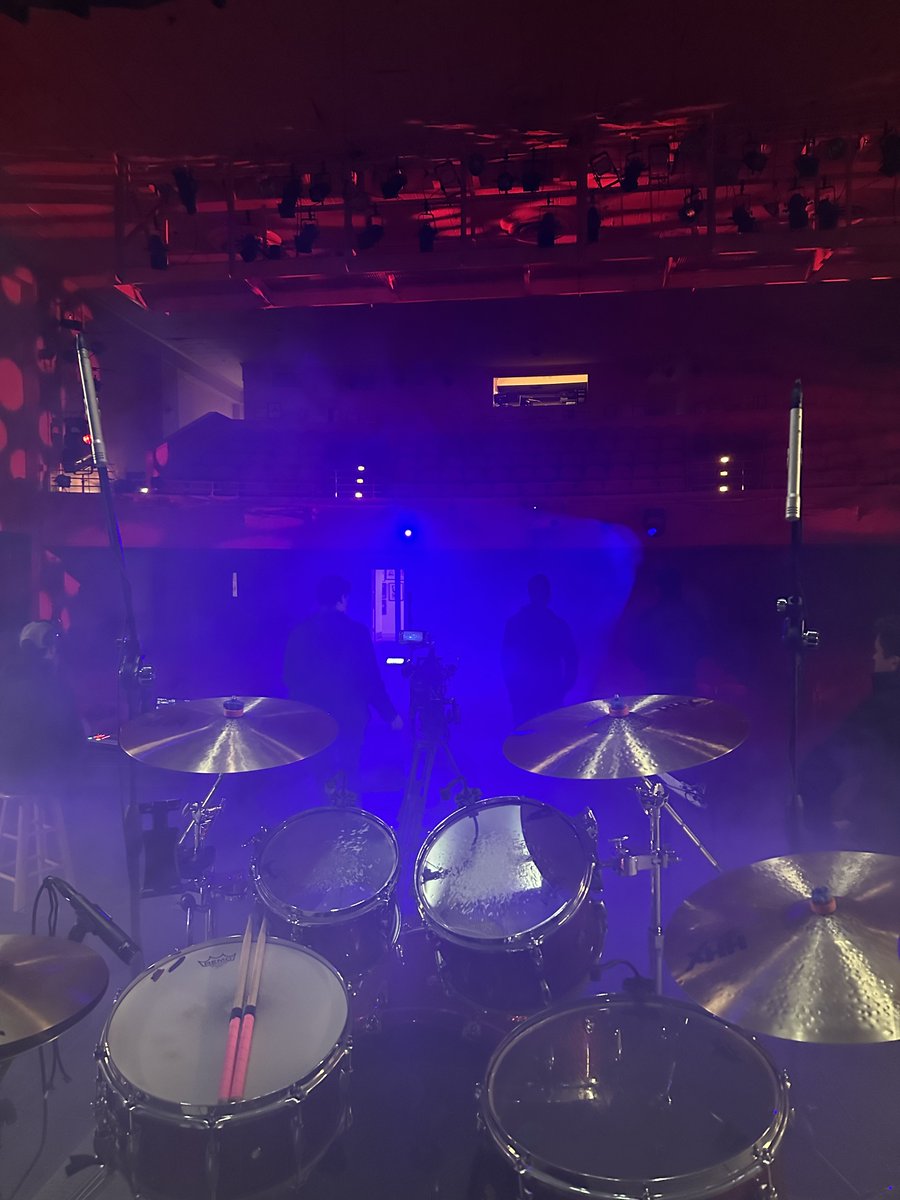 Special shout out to our #ProductionOneAV ninjas DJ Thorton, Jonathan Ilari and David Hughes for the The Kings Are Back movie shoot with the Fever Band. The Lyric theater in Tupelo never looked and sounded better!
#OneNightOnly #Thnkyavrymch #ElvisIsBack