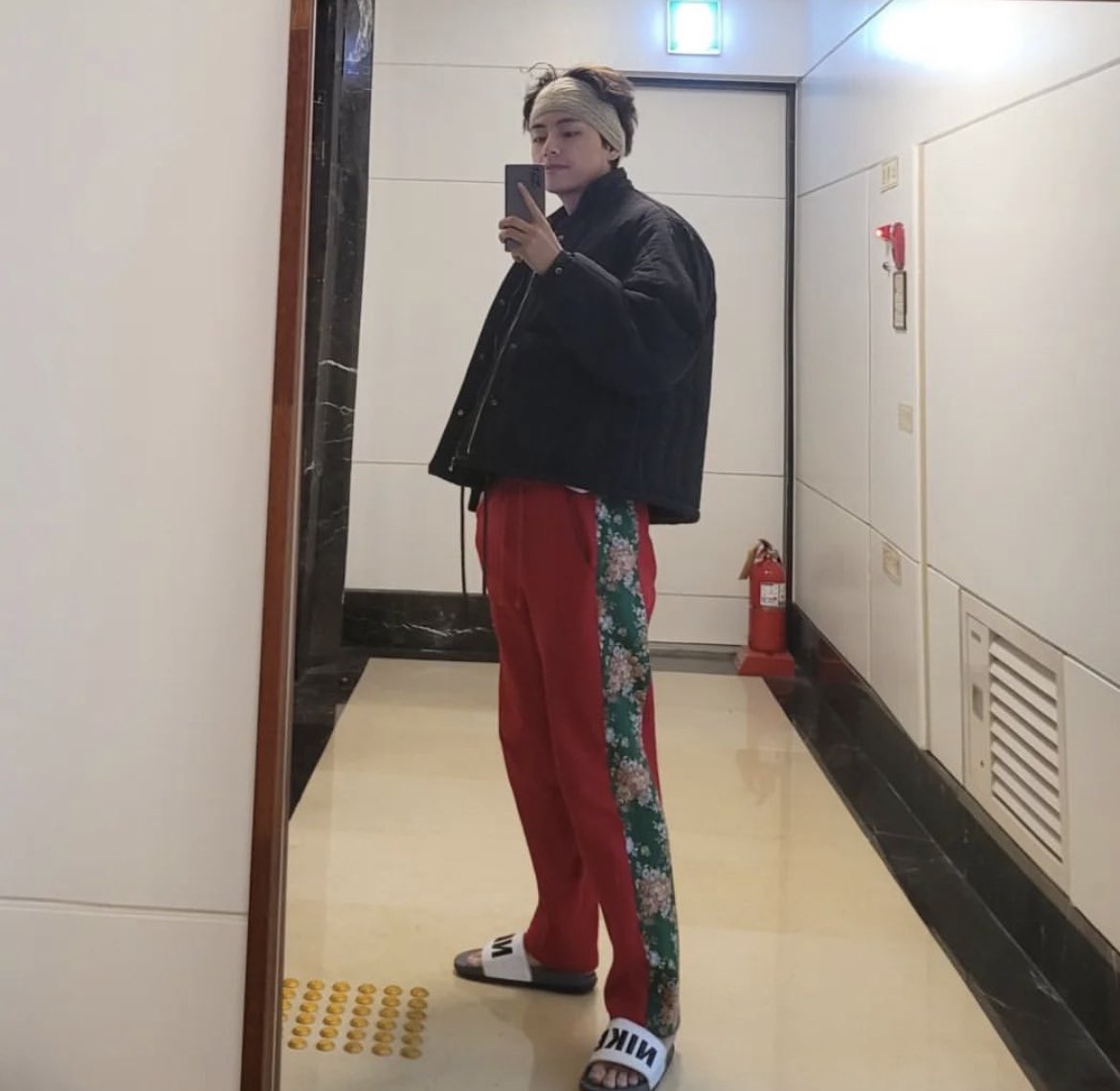 btsbabieee's tweet photo. ❣️❣️ #ARSD #ARMYSelcaDay https://t.co/JCZMiSPnB1