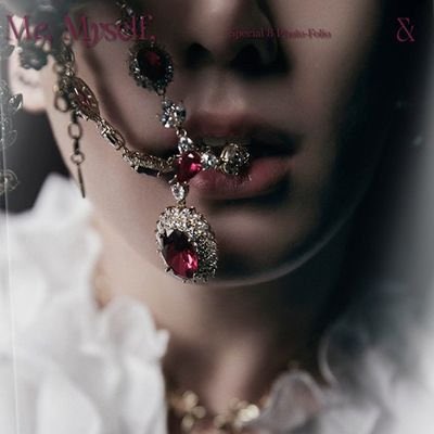 Shinemichm's tweet photo. — El día de hoy MIKSHIMAI, marca que diseñó el collar del photo-folio de #JUNGKOOK dio una entrevista a Vogue Japón en donde conto como JK fue el creador de su collar de vampiro:

“El concepto del collar inspirado en vampiros que se usa en la portada de su photo-folio en [+] https://t.co/bPZUDGL2ks