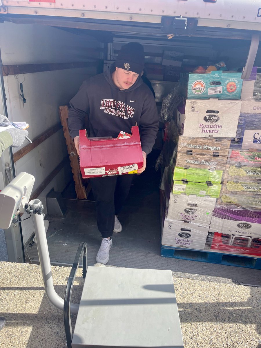 LafColFootball's tweet photo. Our guys had a blast this weekend at the Whole Life Center helping stock this week's food pantry in Easton!

#ClimbTheHill https://t.co/7tUfXCajOp