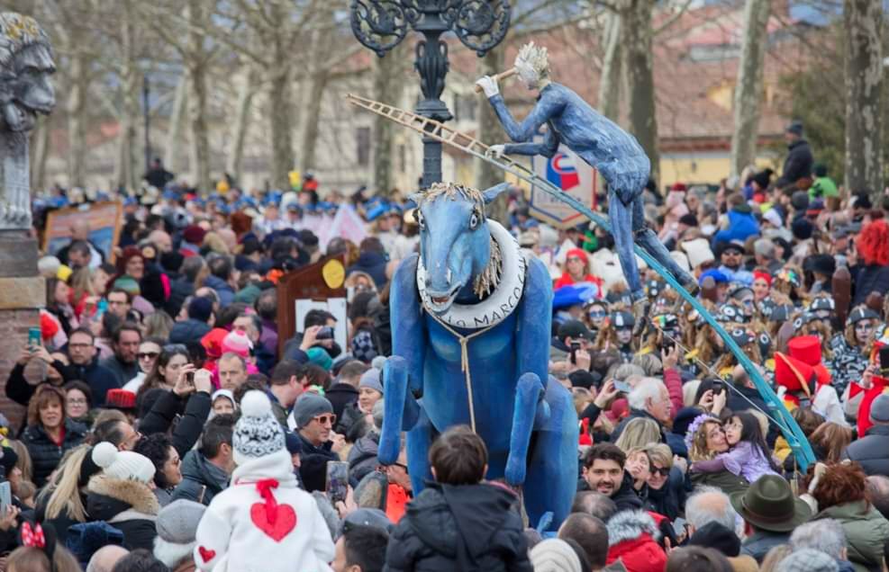 MCristinafernn's tweet photo. Come puoi credere a tutto ciò che vedi quando niente è mai come appare?
#LIM23 #CarnevalediLucca
Lungo le mura💯💫 https://t.co/FW4d5HvfK8