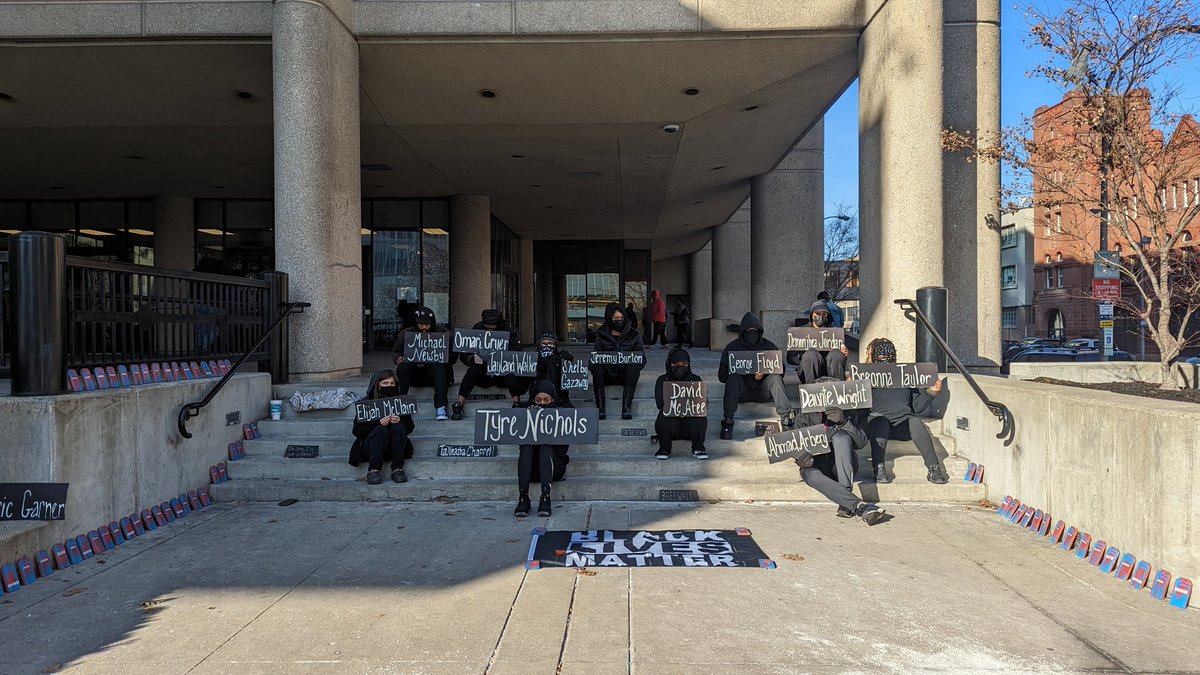 StayLiveStreams's tweet photo. Louisville activists bring awareness to names of black lives taken by police brutality outside of the Hall of Justice so that the world will never forget #sayTheirNames #writeTheirNames #sprayTheirNames #chantTheirNames https://t.co/DQysiey0qM