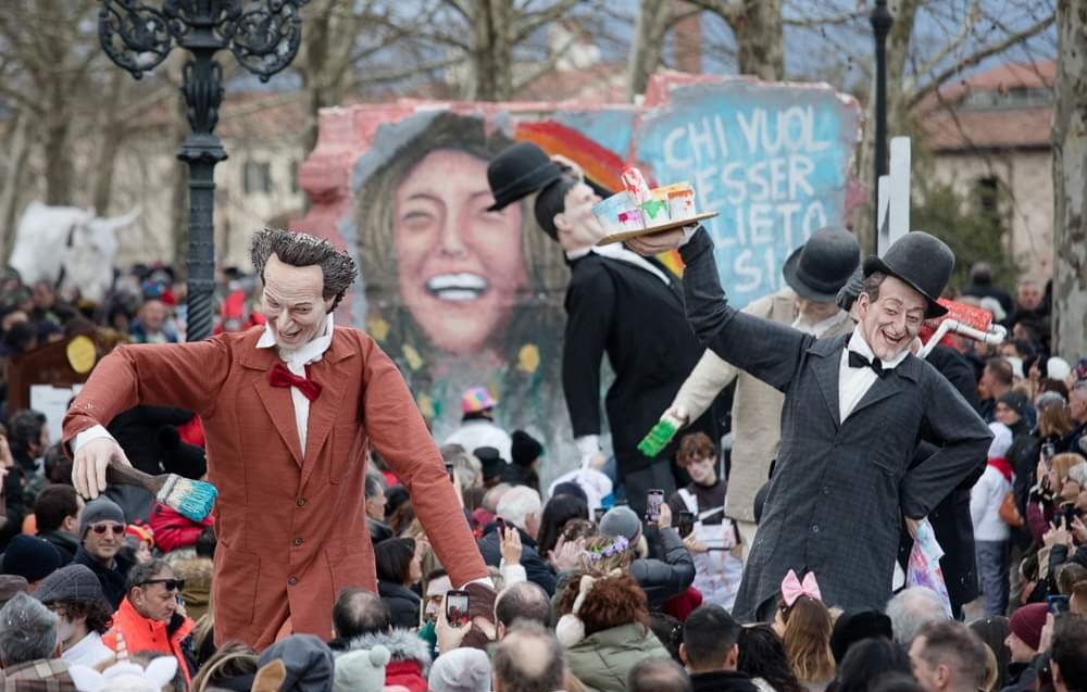 MCristinafernn's tweet photo. Come puoi credere a tutto ciò che vedi quando niente è mai come appare?
#LIM23 #CarnevalediLucca
Lungo le mura💯💫 https://t.co/FW4d5HvfK8