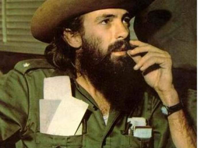 Estás vivo Camilo ¡¡. Señor de la Vanguardia sonrisa amplia y sombrero de ala amplia este 6 de febrero te recordamos. @Colina_VClara @AlbertoLopezVC
<a href="/CITMAVCL/">Delegación Territorial del CITMA en Villa Clara</a>
<a href="/citmacuba/">Ministerio de Ciencia, Tecnología y Medio Ambiente</a> <a href="/ElbaRosaPM/">Elba Rosa</a>