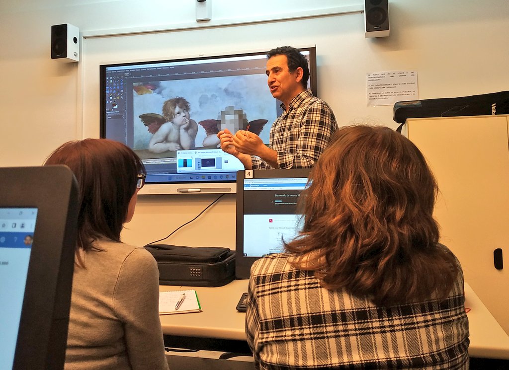 ingles2_CFIEVA's tweet photo. 👉Hoy formación del @CEPA_Muro en técnicas de edición de vídeos educativos. Su profesorado ha aprendido con @proftecnvall a transformar un aula en un pequeño estudio, ideal para la docencia a distancia, y a usar #Stream #Microsoft

@cfievalladolid @educacyl

#FormaciónCyL #TiCyL https://t.co/bx37czj2U4