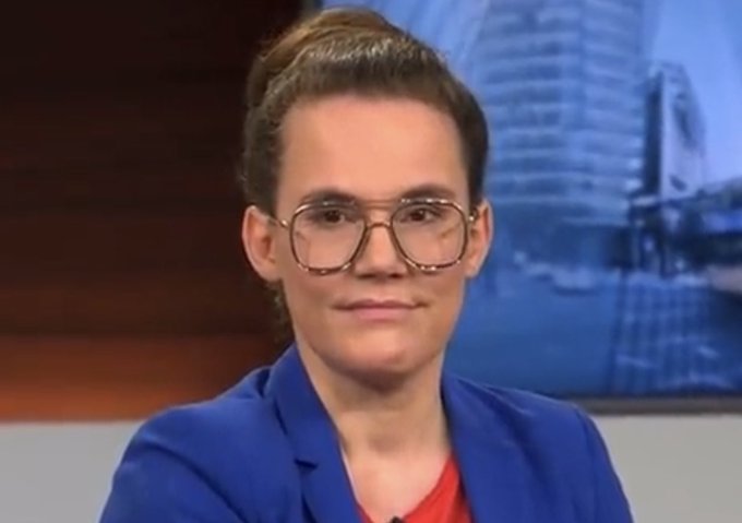 Ich sage als Befürworter der Verkehrswende: Katja Diehl spricht ausschließlich zu ihrer Bubble, wobei Teile davon die Kriterien einer Sekte erfüllen. Sie kann keinen einzigen Gegner überzeugen, sie ist nicht der Triebwagen der Verkehrswende, sie ist der Sackbahnhof.