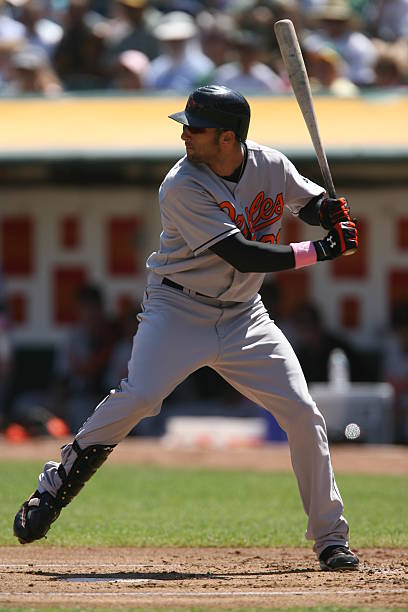 TheBaseballTM's tweet photo. Nick Markakis had a solid rookie year, batting .291 with 16 HR and 62 RBI. He finished 6th in AL Rookie of the Year voting, in a year where the award was won by future Hall of Famer, Justin Verlander.
#Markakis #Orioles #MLB https://t.co/ZWypN7DZq4