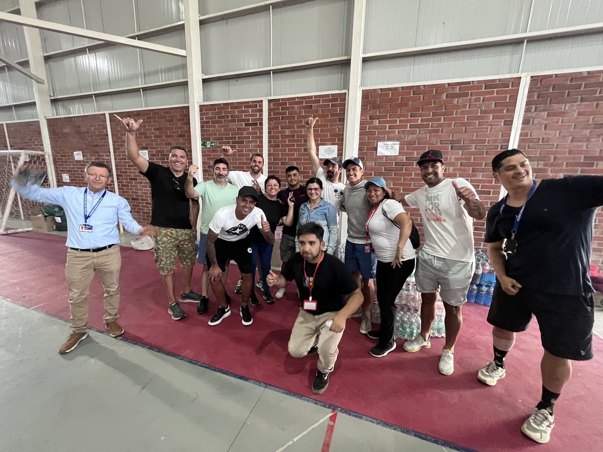sifup's tweet photo. Junto al plantel de @nublenseSADP llegamos hasta el centro de acopio de Chillán para aportar un granito de arena ante tanto dolor. 
Parte de esa ayuda irá directo a @BomberosdeChile 🚒👨‍🚒 @FIFPRO @FIFProAmerica #Caroca #Leiva #Guerrero #Campusano #NicolaPerez https://t.co/fjzyRKC842