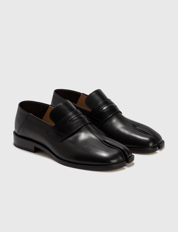 jayadams's tweet photo. you’re dead to me if these come in your size and you don’t have them. it’s why you’re single, really. https://t.co/JtstOnDSb9