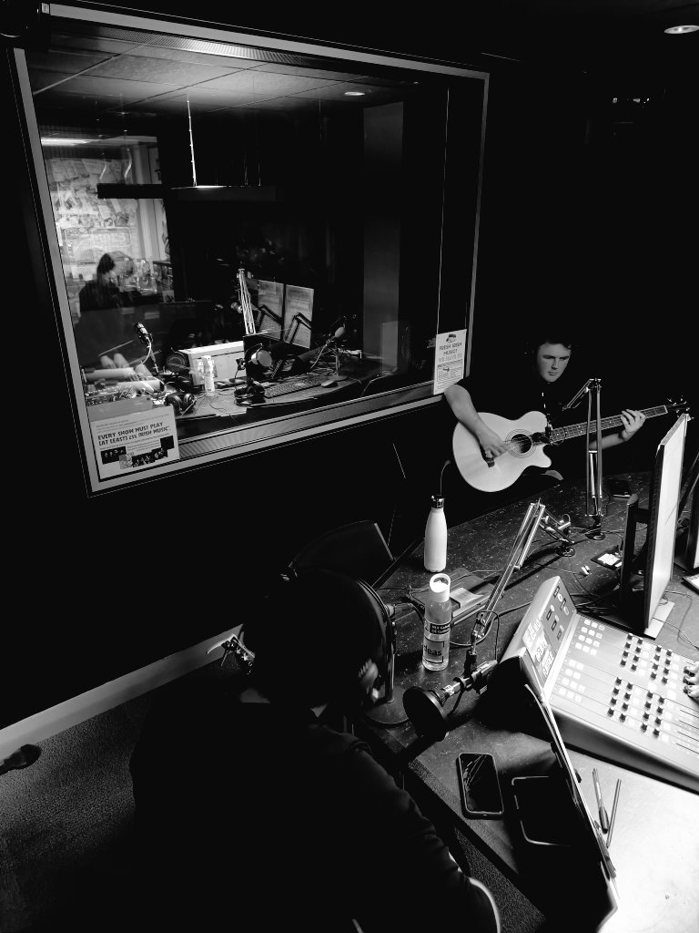 BareMinimumFM's tweet photo. Thanks to "The Restricted" for appearing on tonight's episode!
You can find them at the links below:
Instagram: therestricted_band
Facebook: therestricted https://t.co/6STUbbNjxe