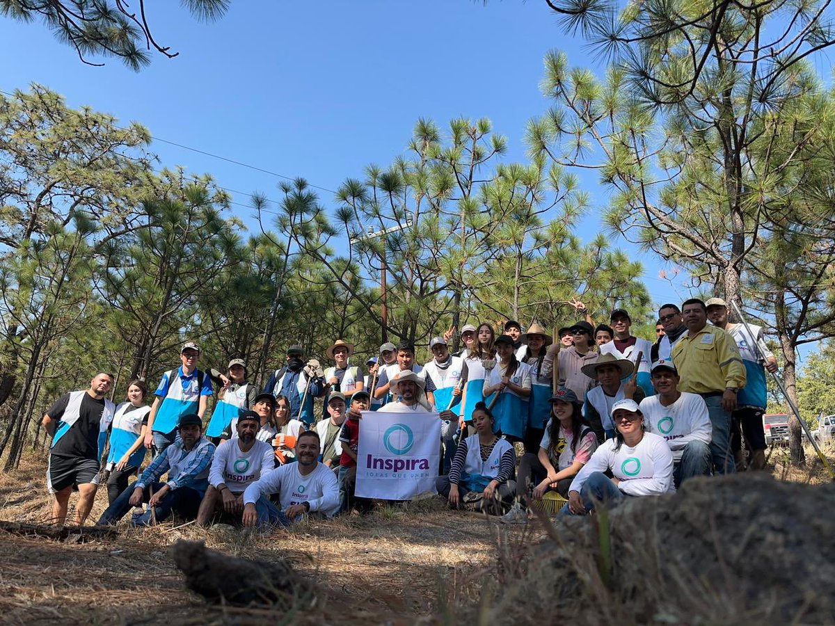 ejccgdl's tweet photo. El día de ayer empresarios jóvenes en conjunto con inspira realizamos actividades de limpieza del bosque de la primavera con el fin de prevenir que los incendios se propaguen en la temporada seca que está por llegar. https://t.co/8Sh8X7l3RL