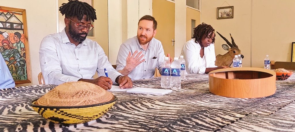 CinemaSocietyZW's tweet image. What a day!

The National Film Strategy committee had the opportunity of interacting with US Documentary Filmmaker Mr @Griffin, who is in Zimbabwe for the American Film Showcase courtesy of the @USEmbZim

Welcome to Zimbabwe, @Griffin. 

@naczzim @moysarzim @SimbaChivas