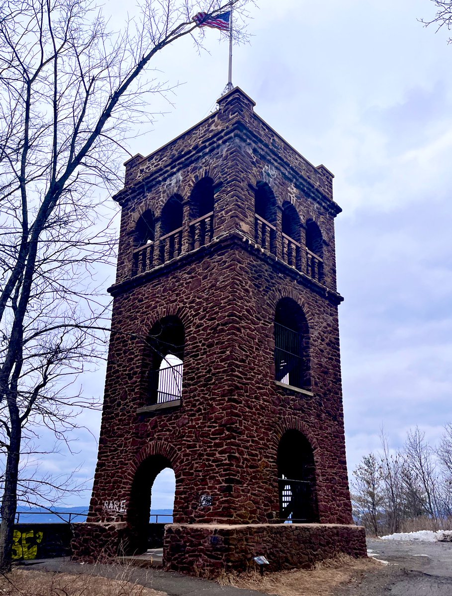 buzz2978's tweet photo. Greenfield Ma and Poet’s Seat Tower. #GetOutside #GoForAHike #MetacometRidge #Geology https://t.co/sAggoZ55P5