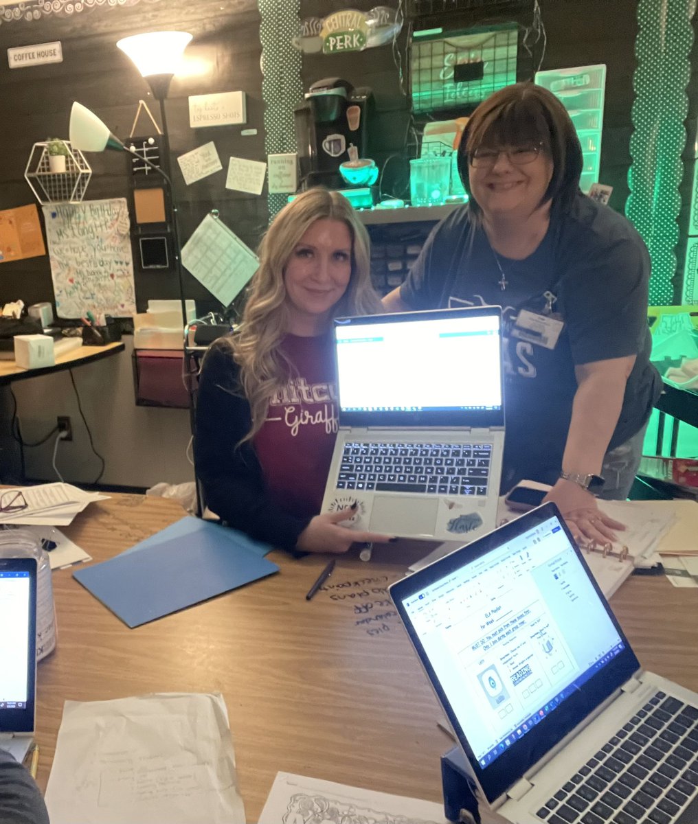 JaMartinez401's tweet photo. Supporting teachers as they endeavor to grow 1% toward personalized learning! 3rd graders are going to love their new flexible path and pace. @ccisdlearns #CCISDics https://t.co/4U7T1lysn4