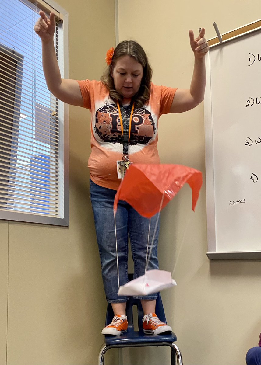 LPFrizzle's tweet photo. Favorite moments in STEM Lab this last week. #ChooseLP #LPSTEM @stemlpisd https://t.co/ycwaYysB6H
