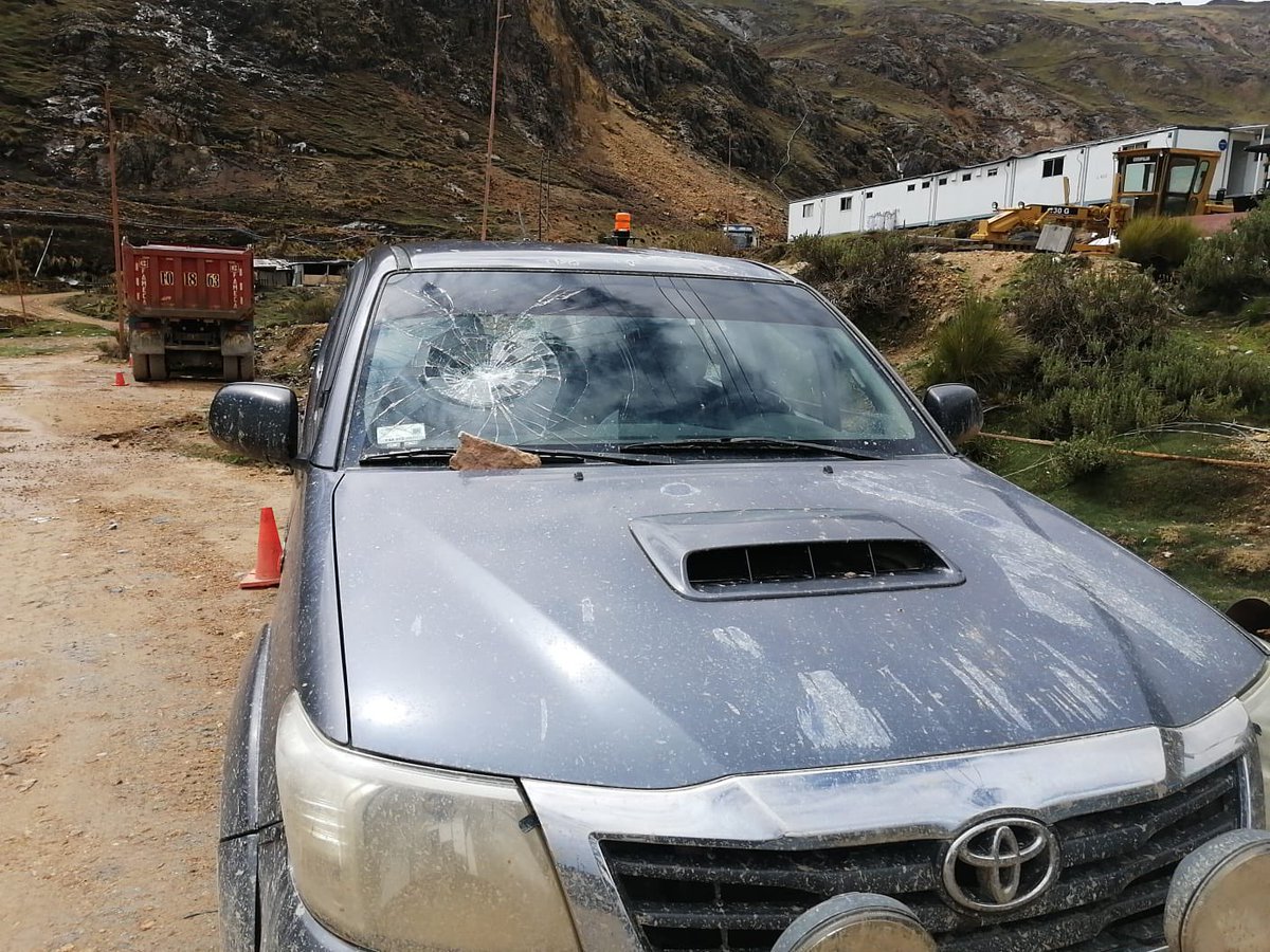 ivancio4's tweet photo. Operación #Julcani es atacada por violentistas que piden Asamblea Constituyente
Ayer 05FEB un grupo de violentistas entraron al campamento Julcani en Huancavelica (#buenaventura) y destruyeron propiedad privada. Qué tendrá que ver manifestarse a favor de la Asamblea y atacar? https://t.co/7ysiPQ0Ho4
