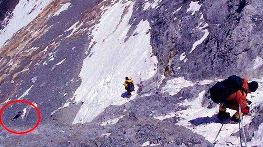 CoatzaDigital's tweet photo. Marta Altamirano era una joven andinista argentina que desapareció en el verano de 1981 al caer en una grieta mientras escalaba un cerro.

Más información:-https://t.co/EZkMwIQx5h

#CoatzaDigital #Compartelo #DenleLike #Siguenos https://t.co/PVLInZKNir