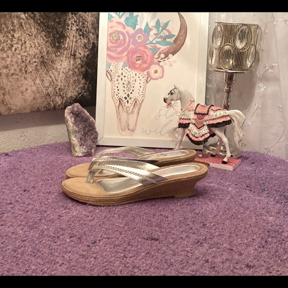 barn_burn's tweet photo. So good I had to share! Check out all the items I'm loving on @Poshmarkapp from @DesignsbyMADE @Sparkle_999 #poshmark #fashion #style #shopmycloset #sbicca #chanel #shein: https://t.co/VgzP6N0W3E https://t.co/dn4tKxoY30