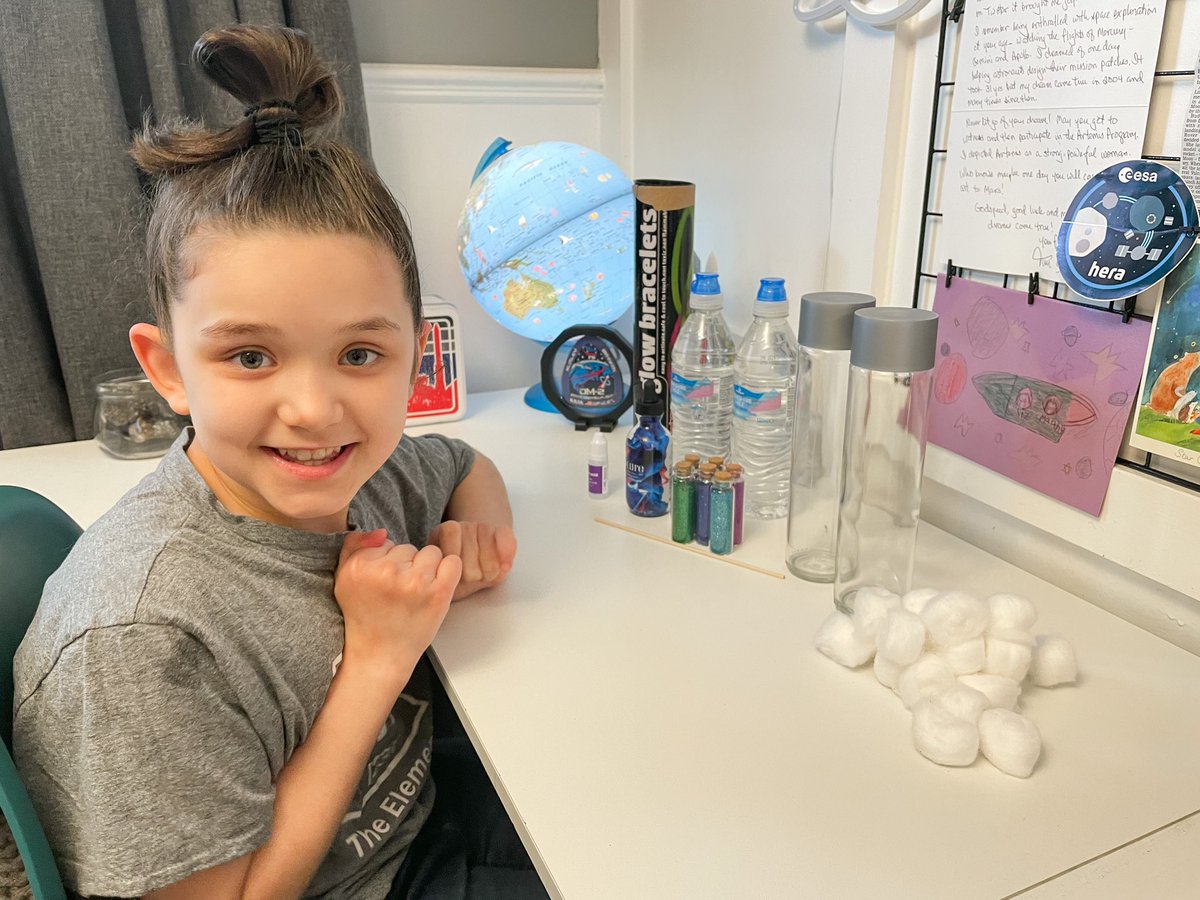 AstroLizsLab's tweet photo. Seems like a good starry night to make light up #JWST inspired jars! 💫✨

#STEMeducation #STEMPowered #AstroLiz https://t.co/1IH5kj9cFY