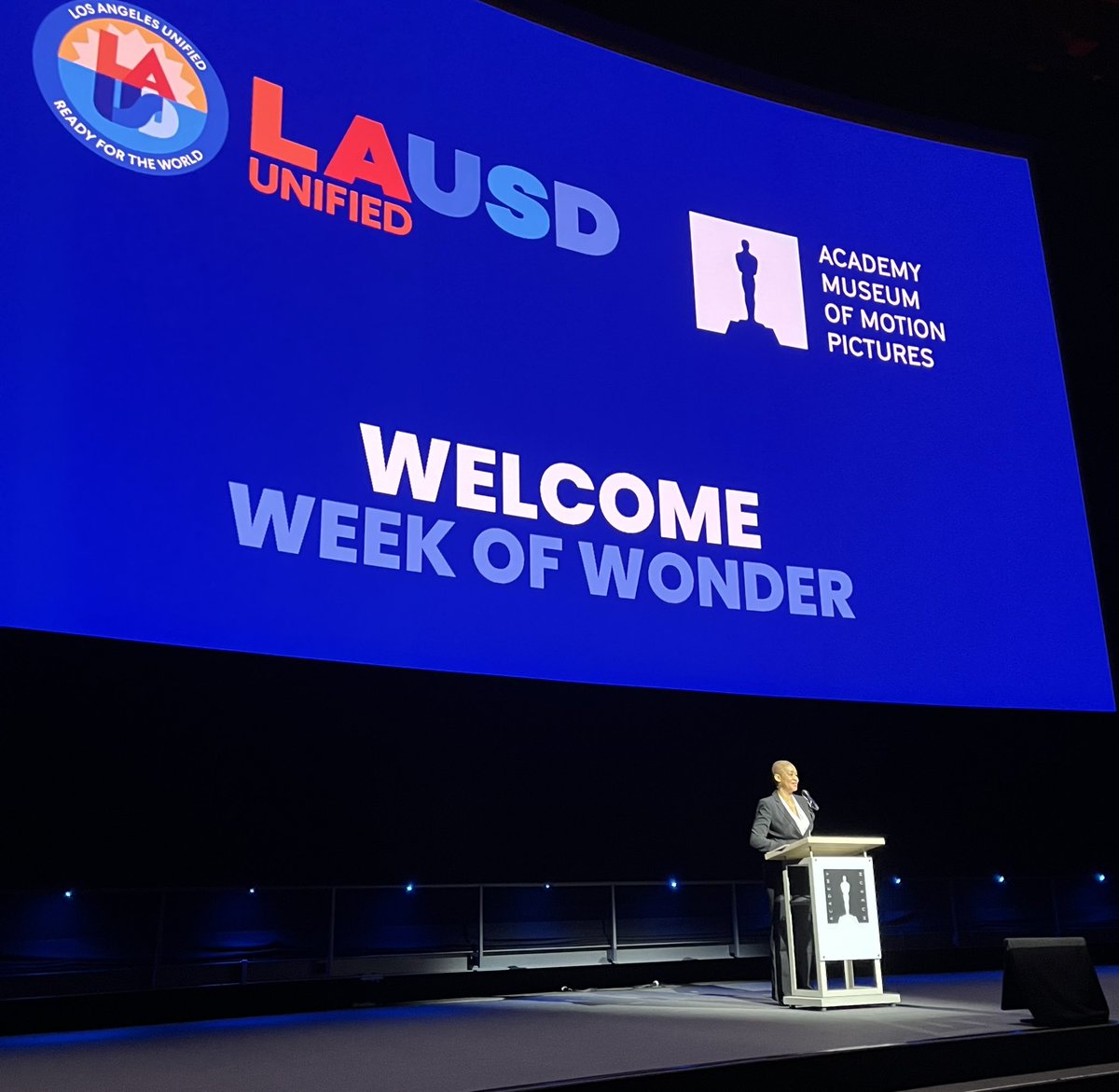LAUSD_Achieve's tweet photo. Thank you Jacqueline Stewart for welcoming Crenshaw HS as we kick off #weekofwonder #culturalartspassport 💙@AcademyMuseum @LASchools @LAUSDSup https://t.co/oAifgfGzDr