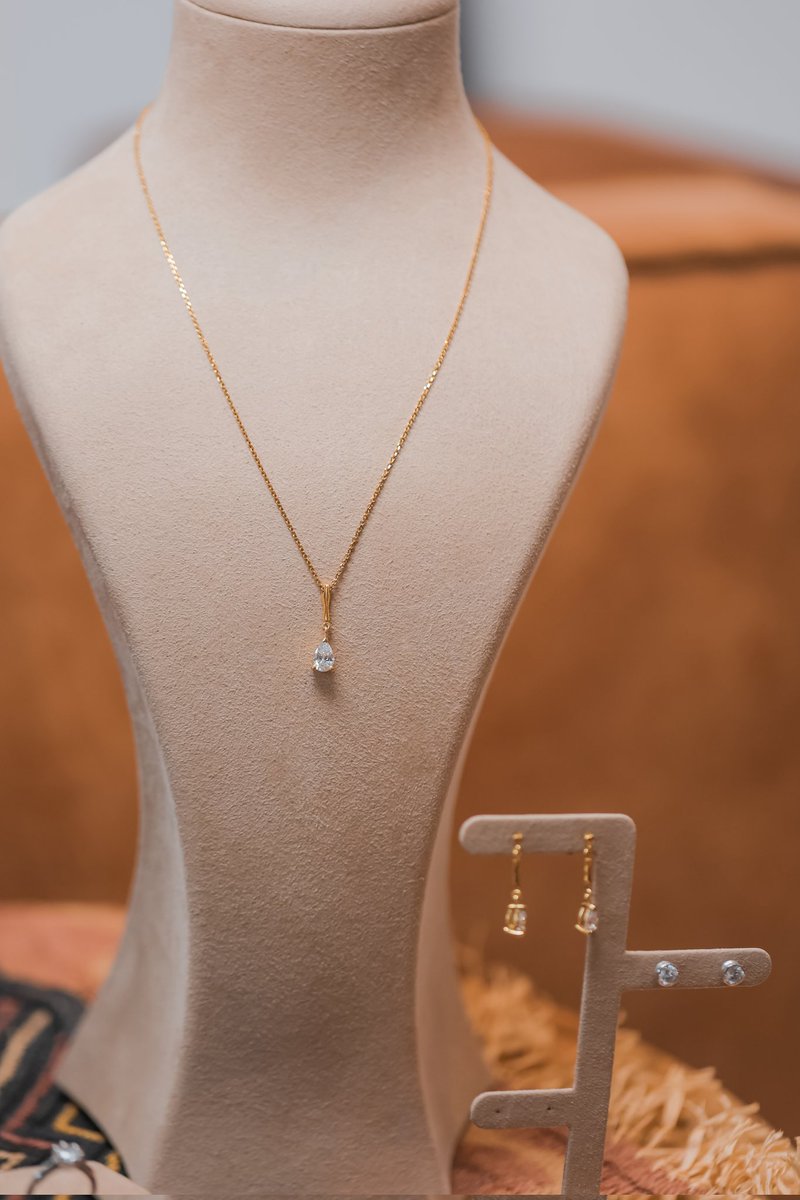 A set of Jewelry is always a good idea ✨

Valentine's Day is around the corner, but it's not to late to order a beautiful set ⌛💝

#valentinegiftforgirlfriend #valentinegiftformyself #valentinegiftforwife #valentinegiftforher #ValentineDay2023 #jewelryessential