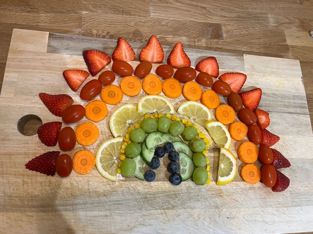 sashad199's tweet photo. @TaskmasterEdu Here are some of the rainbow efforts from my class this evening. They have really enjoyed this task and thinking creatively! @tewkesburycofe https://t.co/OfKMSDZSfa