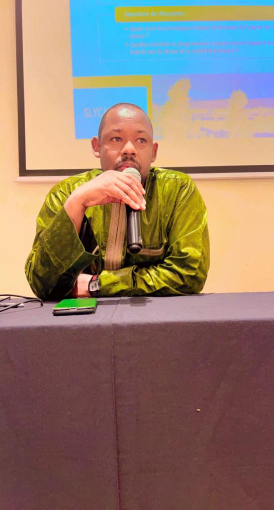 SLYCANTrustFR's tweet photo. Le projet #CLIMIS de @un_niger  a été présenté durant les échanges par @ADAMOUSani, sur le #nexus #climat, #droitshumains et #migration. https://t.co/y9K6J0KCqe