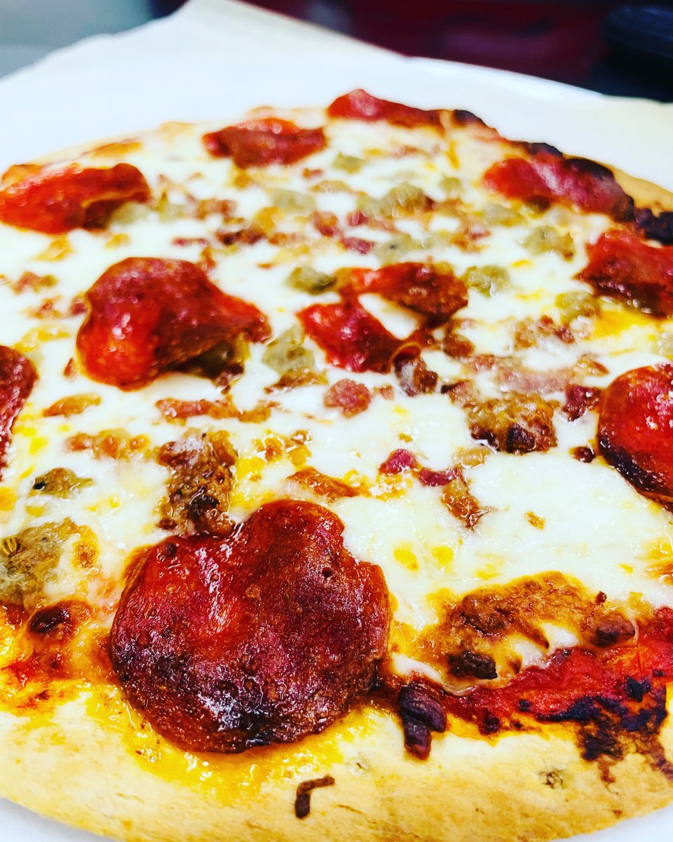 westwindbrewery's tweet photo. Za Night @westwindbrewery 3-8pm! guest bartender AJW pouring tonight! 🍕🍺🍕🍺 #familylifematters #birthdays #alwaysshareyourbrew  #wwb  #westwindbreweryco #westwindbrewery  #hazyipa #hazyipas #stouts #craftbeer https://t.co/lIltAAAqtt