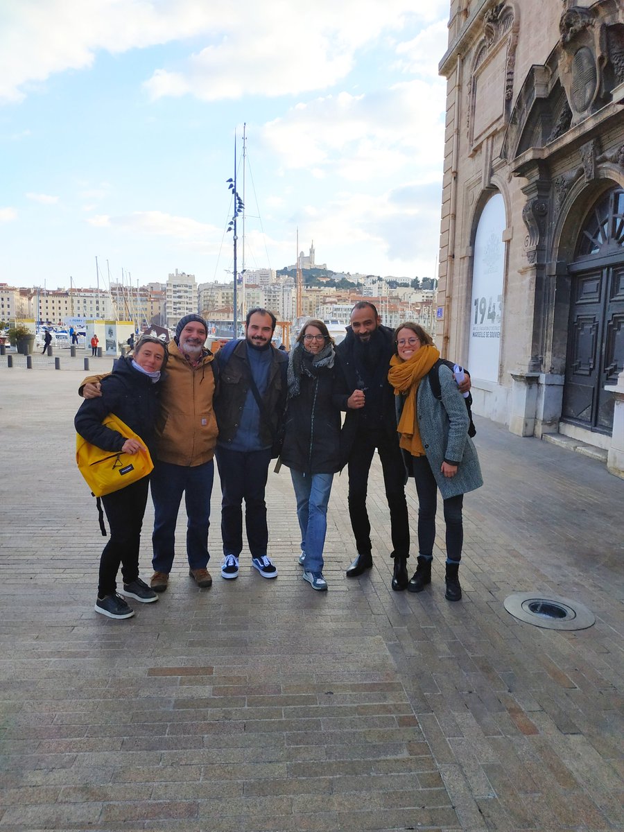 Nous avons assisté à une réunion aujourd'hui à 14h à <a href="/marseille/">Ville de Marseille</a> avec <a href="/nassbenmarnia/">Nassera Benmarnia</a> sur le sujet des rues jardins. 
Nous avons présenté notre projet la Ruée Verte qui reliera @MarseilleBase et <a href="/ApresM_13/">L'Après M</a>