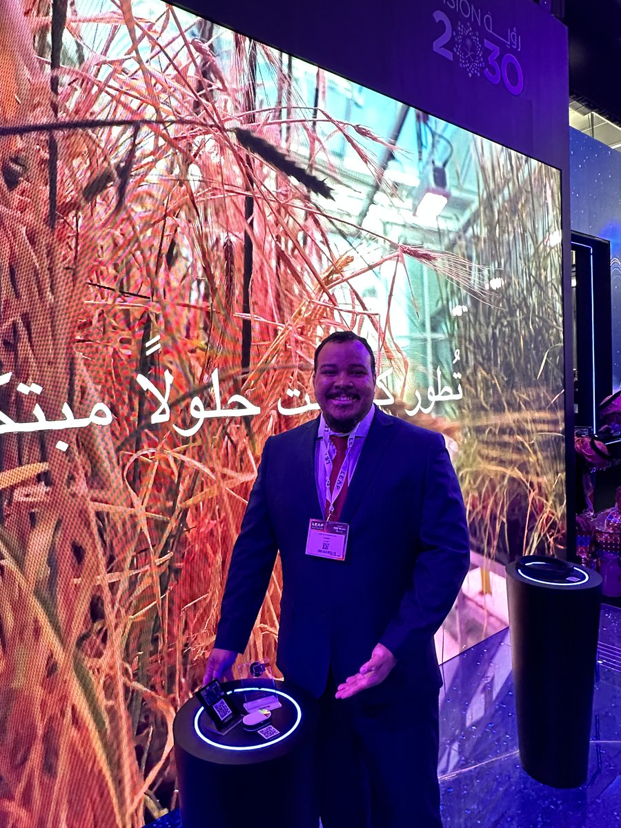 Tecnologia! Novidades! Além de muita informação você  ver aqui em Riyadh, capital da arabia saudita, onde eu estou dando um show de apresentação dos projetos de pesquisa do meu laboratório.