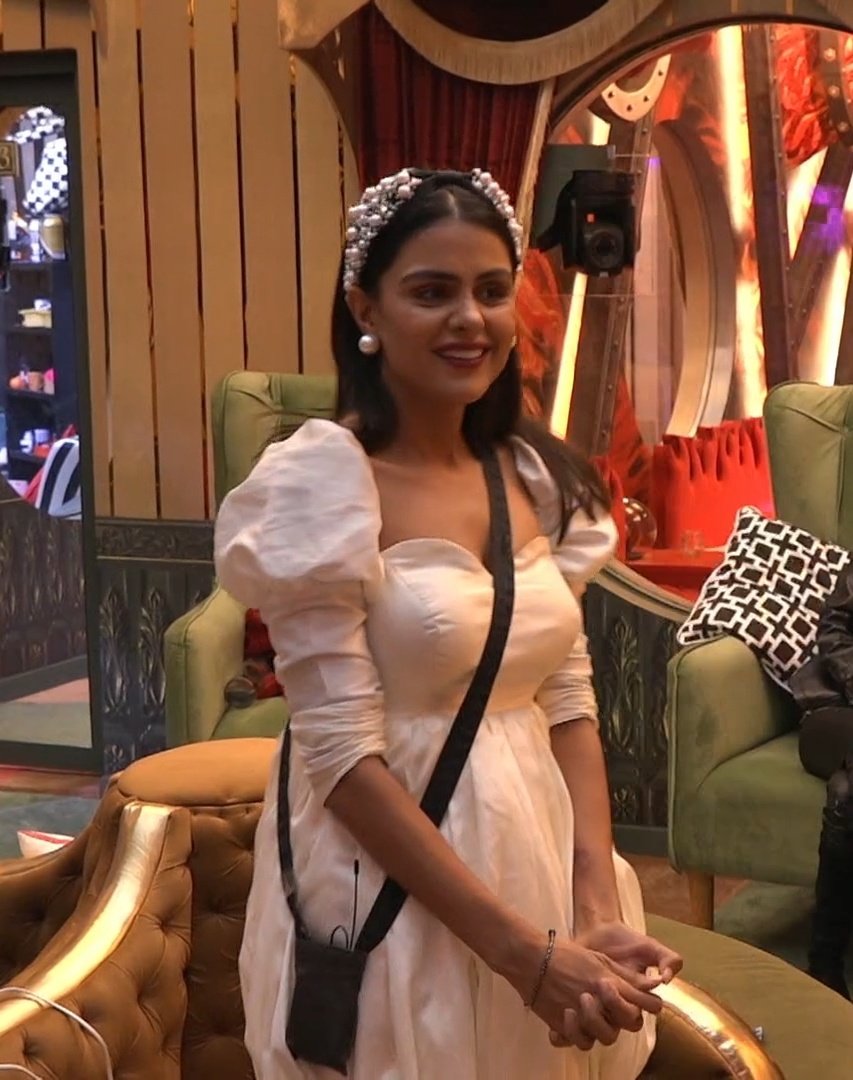 TheBiggBossGirl's tweet photo. Remember Arch@na said she wanted to see ab kiske paas jaake roti hai #PriyankaChaharChoudhary? The same Arch@na said how Pri is so brave &amp; how she handles herself well. That's it, this is what it's all about. I love it when the truth comes out this way. :)

#VoteForPriyanka https://t.co/ijQ3Aqcrpa