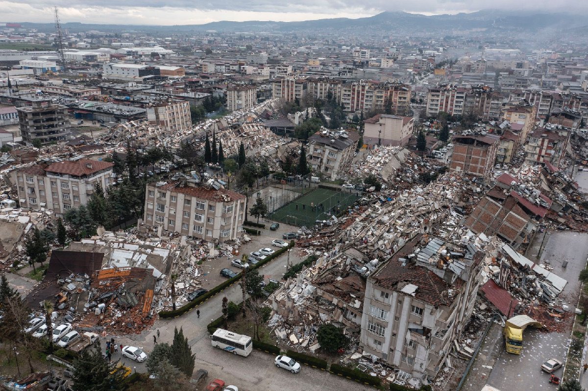 sooyaanews's tweet photo. Turkey has declared a fourth level alert state. Major earthquakes occurred in Turkey and about 10 cities were badly affected. May your prayers be with Turkey and other countries affected by earthquakes.

You can donate via link below.
🔗https://t.co/GDjwNiQDFI

 #PrayForTurkey https://t.co/I4PXBPCf7c