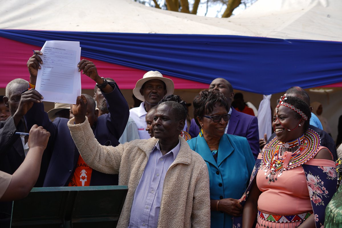 TheGirlGen's tweet photo. On this ZTD, the Samburu elders have made a public declaration to #EndFGM and this marks the beginning of bigger and greater programmes in and around Laikipia county to support this noble course! #MenEndFGM @DolDol @HonSarahLekorere Laikipia North @AFGMBoard https://t.co/zaiT0xPQpF