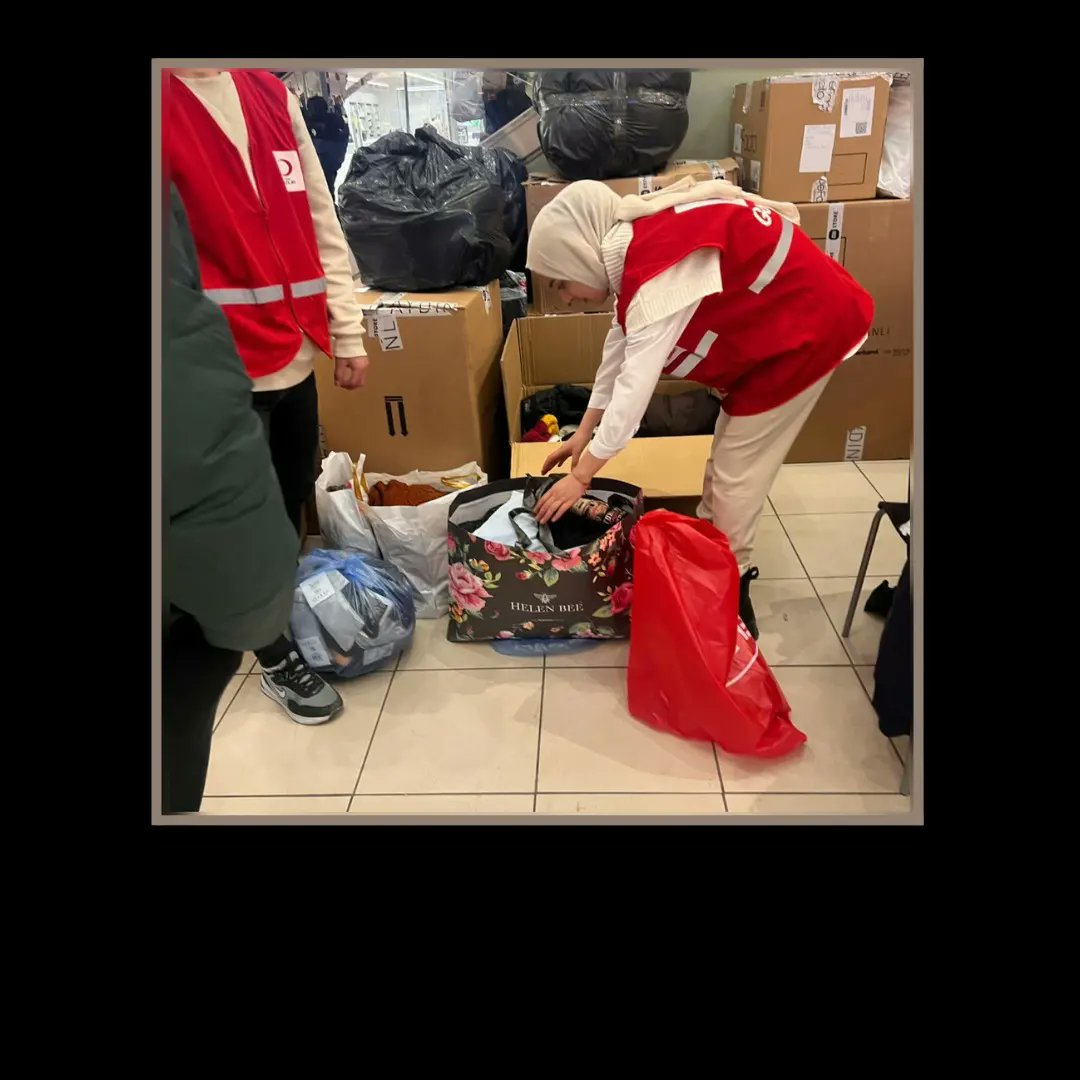 esogu_ivek's tweet photo. İVEK ailesi olarak tüm depremzedelere geçmiş olsun dileriz.
Afad iletişim merkezlerini paylaşıp yardım bekleyen vatandaşlarımıza olabildiğince erken müdahale etmeye vesile olabilirsiniz.
Geçmiş olsun TÜRKİYE
#deprem https://t.co/PKpjgNfsQd