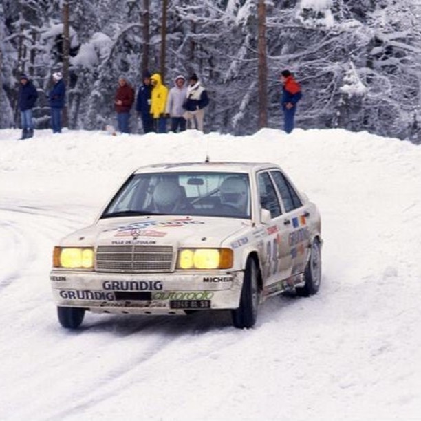 beyondcoolmag's tweet image. #tbt #mercedesbenz190e 2.3 #16v #srs #snoebeck #racingservice #bernarddarniche #alainmahe #rallymontecarlo #wrc #1987 #dnf #rallycar #rallycars #80s #80sstyle #groupa #rallyphotography #carphotography #beyondcoolmag #motion #travel #urban #life