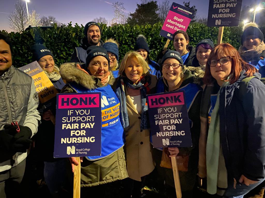 patcullen9's tweet photo. Finished today in Colchester with more fantastic nursing staff and our reps and activists. Thank you for waiting in the cold to late evening. Amazing nurses who selflessly continue to speak up for their patients. #RCNStrike #FairPayforNursing https://t.co/0rSW4DyYKJ