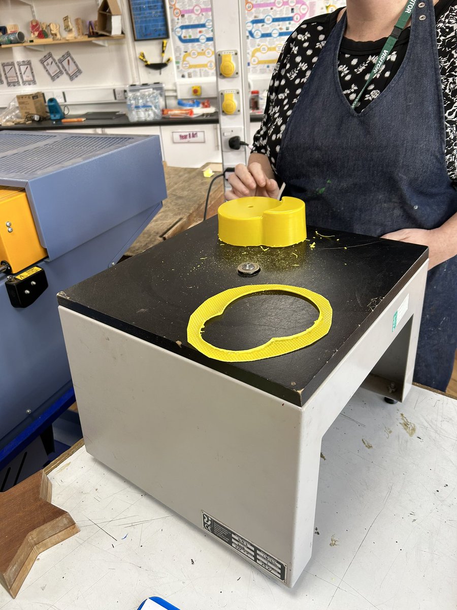 Another enjoyable SMHS session at @PrinceHenrysGS covering a range of workshop machines and equipment. Next one is Monday 6th March: data.org.uk/training-and-e… #DrillingMachine #ScrollSaw #SandingMachine #PlasticsMouldingProcesses #PewterCasting #Soldering