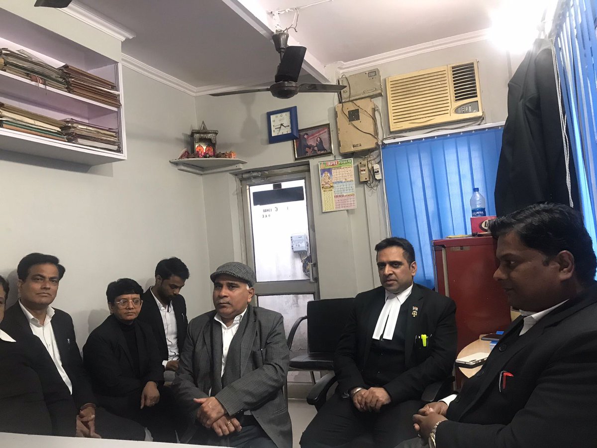 TheDeepakPILOT's tweet photo. Thanks to AAP Legal Cell of Patiala House Court for giving me opportunity to join meeting of Executive Team.
@Sanjeevnasiar @ArvindKejriwal @pankajgupta @VarunRajSingh26 @AamAadmiParty @AAPDelhi #DeepakPILOT #AdvDeepakPILOT #PILOTassociates #Delhi #AAP https://t.co/9BTF3bqz87