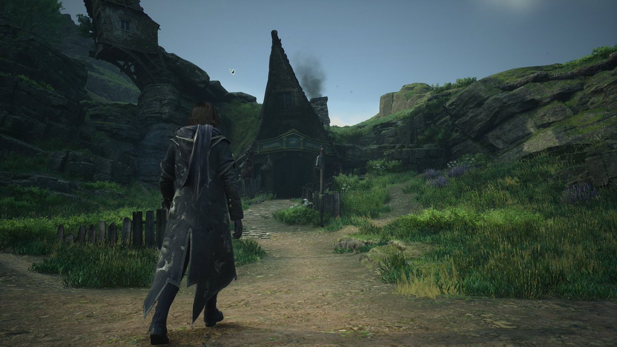 Exploring Hogsmeade <a href="/HogwartsLegacy/">Hogwarts Legacy</a>