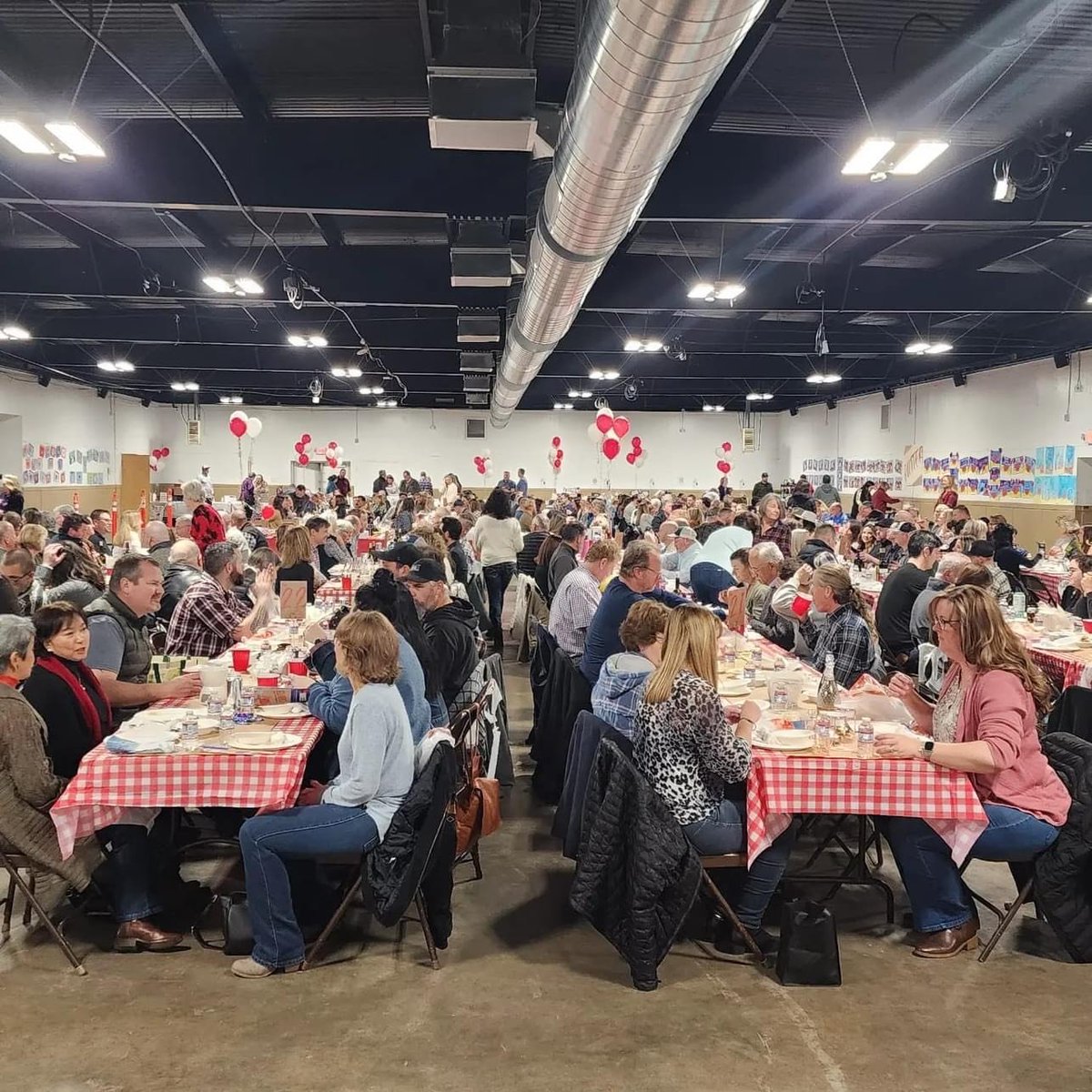 We love our community! We were honored to donate a box of goodies for St. Joseph Catholic School’s private auction and Annual Crab Feed. What a fun night! 
#supportlocal