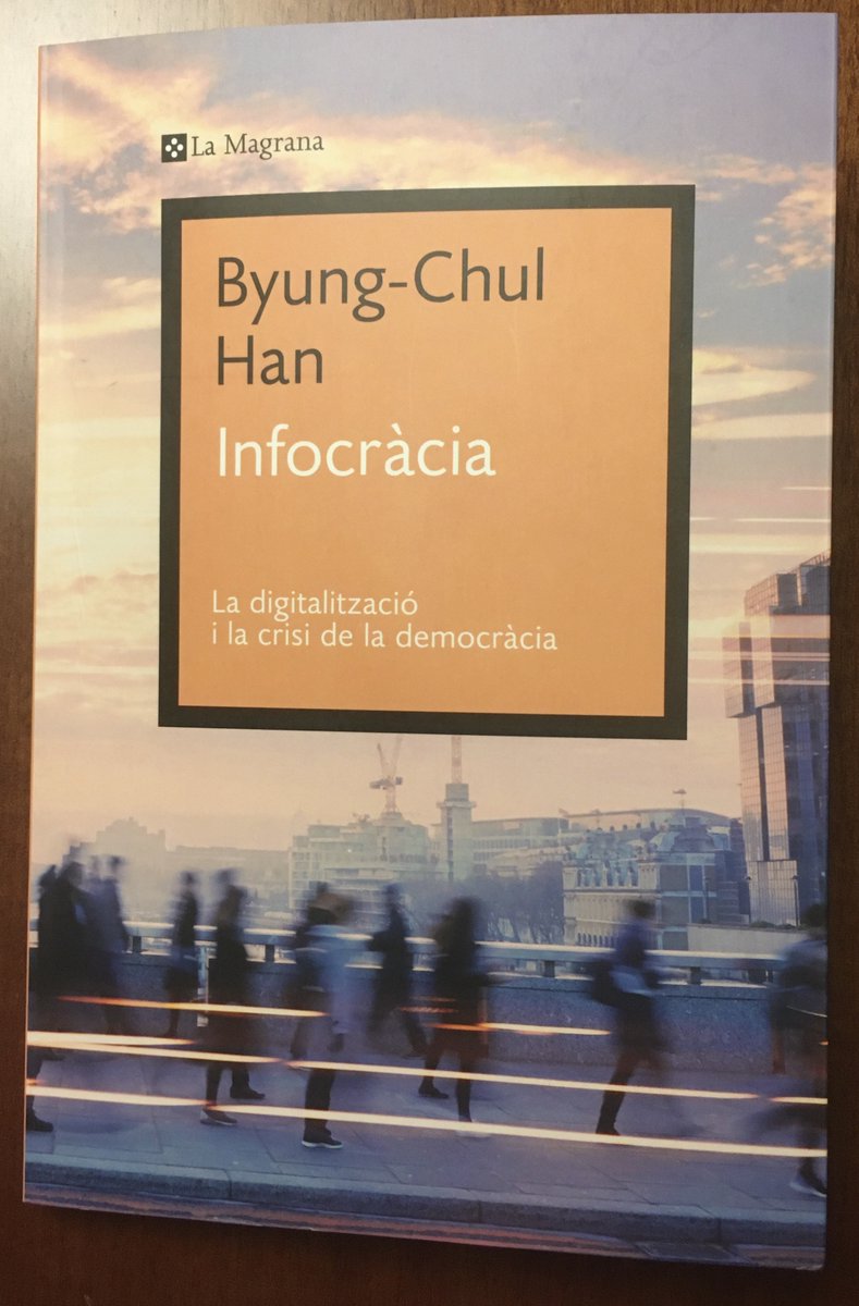 Anys enrera l’alienació (paraula lamentablement debolida) era reduir els humans a treballadors, després a consumidors;ara és reduir-los a dades. En tots els casos, la cosa consistia a capturar-ne la vida: com a força de treball, com a capacitat de consum, com a portadors de dades