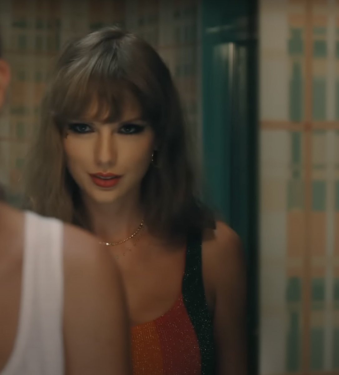 TSwiftLDN13's tweet photo. Thread of celebrities praising Anti-Hero by .@TaylorSwift13 💗 https://t.co/AgglB6yWoc