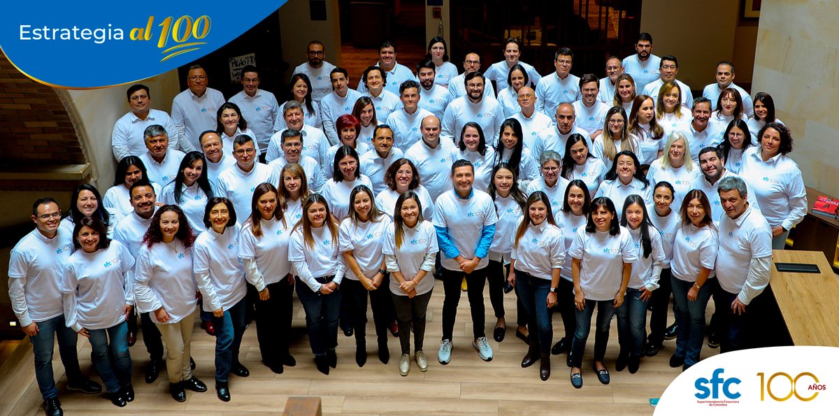 SFCsupervisor's tweet photo. Con la camiseta puesta, funcionarios de la SFC construyen la ruta institucional ratificando su compromiso con la excelencia para seguir acompañando los retos que tiene el país #EstamosAl100 #SFC100Años https://t.co/hgKOKDoP5A
