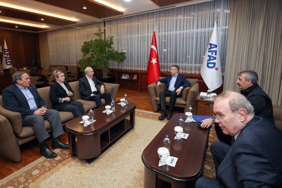 OĞUZ KHAN 🇹🇷 (@oguzkhantweets) on Twitter photo “Randevu istedim, vermediler” diye akılsızca, vicdansızca, sorumsuzca açıklama yaptın.
Randevu verdiler, gittin, devletin iki numarasıyla AFAD yönetiminin en değerli bir kaç saatini meşgul ettin,
ve hiçbir açıklama yapmadan AFAD’ı terk ettin.
Ne geçti eline ?
<a href="/kilicdarogluk/">Kemal Kılıçdaroğlu</a> “Randevu istedim, vermediler” diye akılsızca, vicdansızca, sorumsuzca açıklama yaptın.
Randevu verdiler, gittin, devletin iki numarasıyla AFAD yönetiminin en değerli bir kaç saatini meşgul ettin,
ve hiçbir açıklama yapmadan AFAD’ı terk ettin.
Ne geçti eline ?
<a href="/kilicdarogluk/">Kemal Kılıçdaroğlu</a>