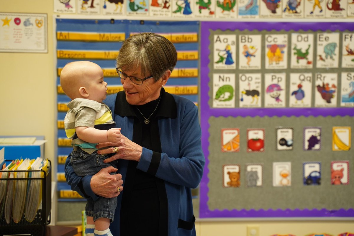 Governor Laura Kelly tweet media