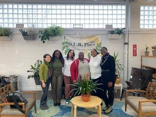 GrahamWindham's tweet image. Our Graham Interns enjoyed a "Chat and Chew" at the O.U.R. Place FEC. Interns were able to network, and learn more about O.U.R. Place's work in #Huntspoint.